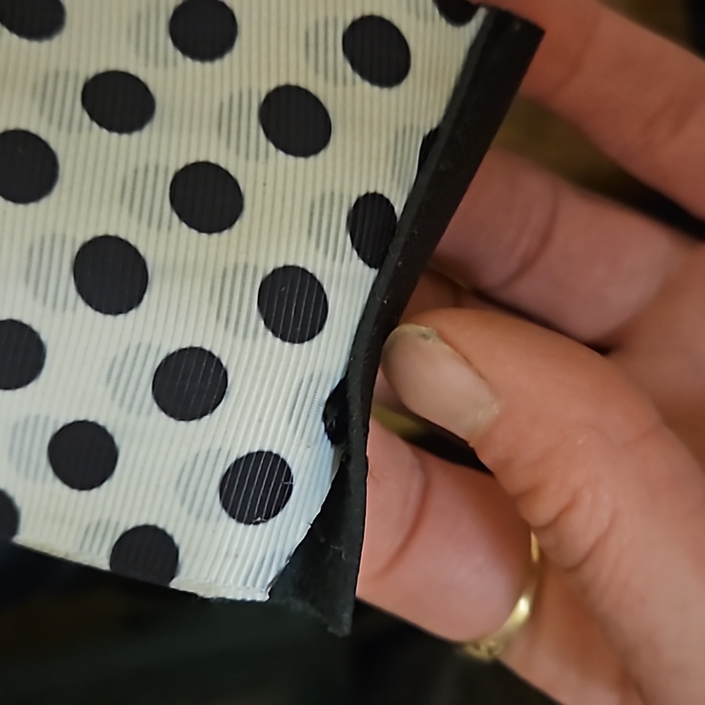 Betsy Johnson heart bag - Picture 9 of 10